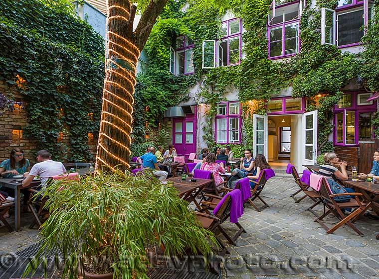 Adsy Bernart photographer travel photography Austria, Vienna,
Club, Cafe Willendorf, garden