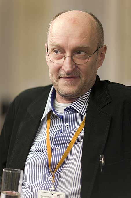 Adsy Bernart, Fotograf, Porträtfotografie, Portraitfotografie,  Oliver Schopf Karikaturist der Tageszeitung der Standard Süddeutsche Zeitung Nebelspalter  Auslandskorrespondent der Süddeutschen Tageszeitung Michael Frank, Ironimus Gustav Peichl
