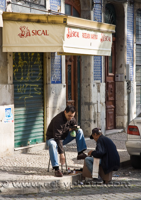 Adsy Bernart photographer travel photography Portugal Lisbon shoe polisher near the alfama