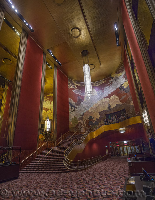 Adsy Bernart photographer travel photography New York Manhatten Radio City Hall 



 